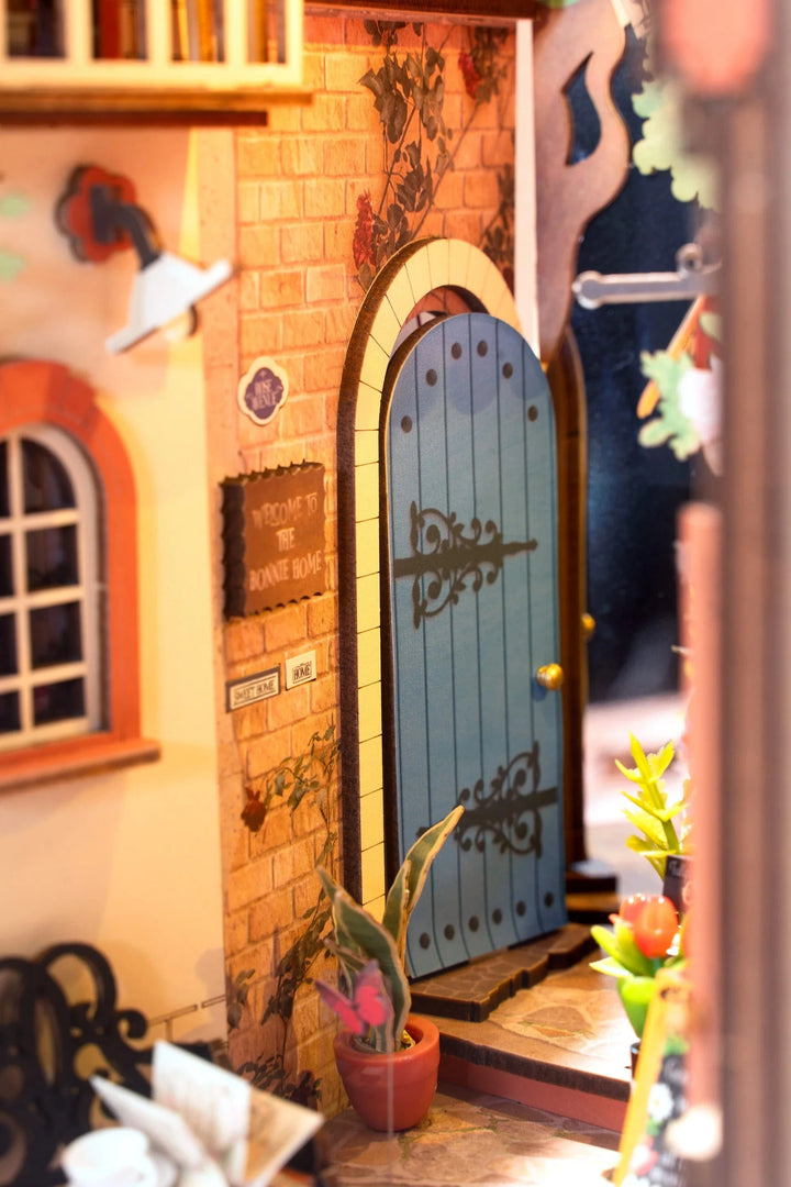 Hands Craft Gifts Floral Corner w/ Dust Cover | Hands Craft