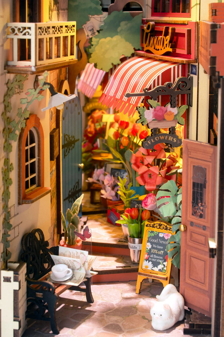 Hands Craft Gifts Floral Corner w/ Dust Cover | Hands Craft