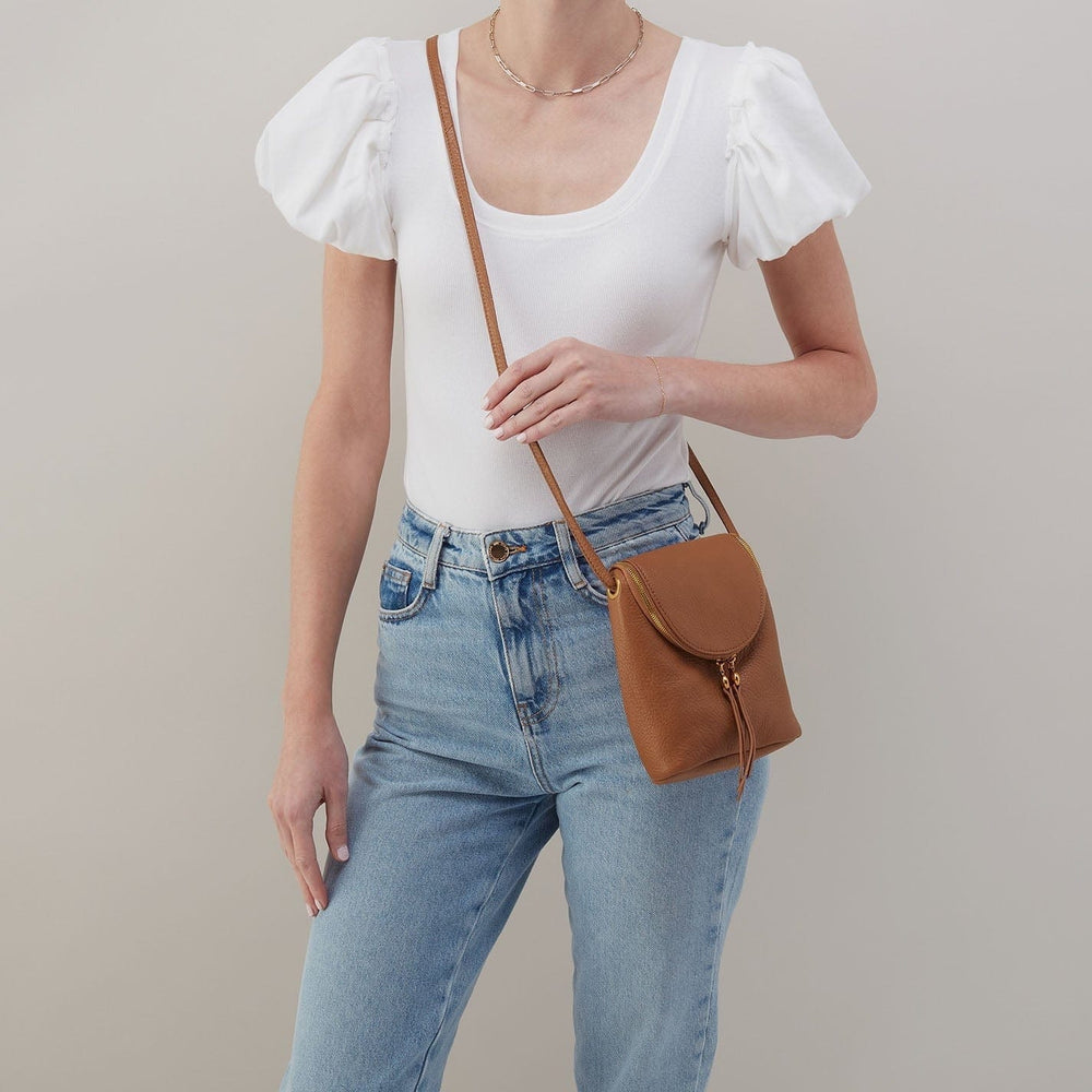 Hobo Fashion Fern Crossbody - Pebbled Leather | Warm Honey