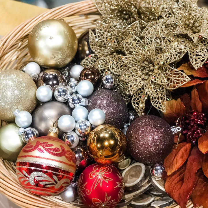 Paper Luxe Workshop Wreath Making Workshop in Gig Harbor - Sunday, 12/3/23