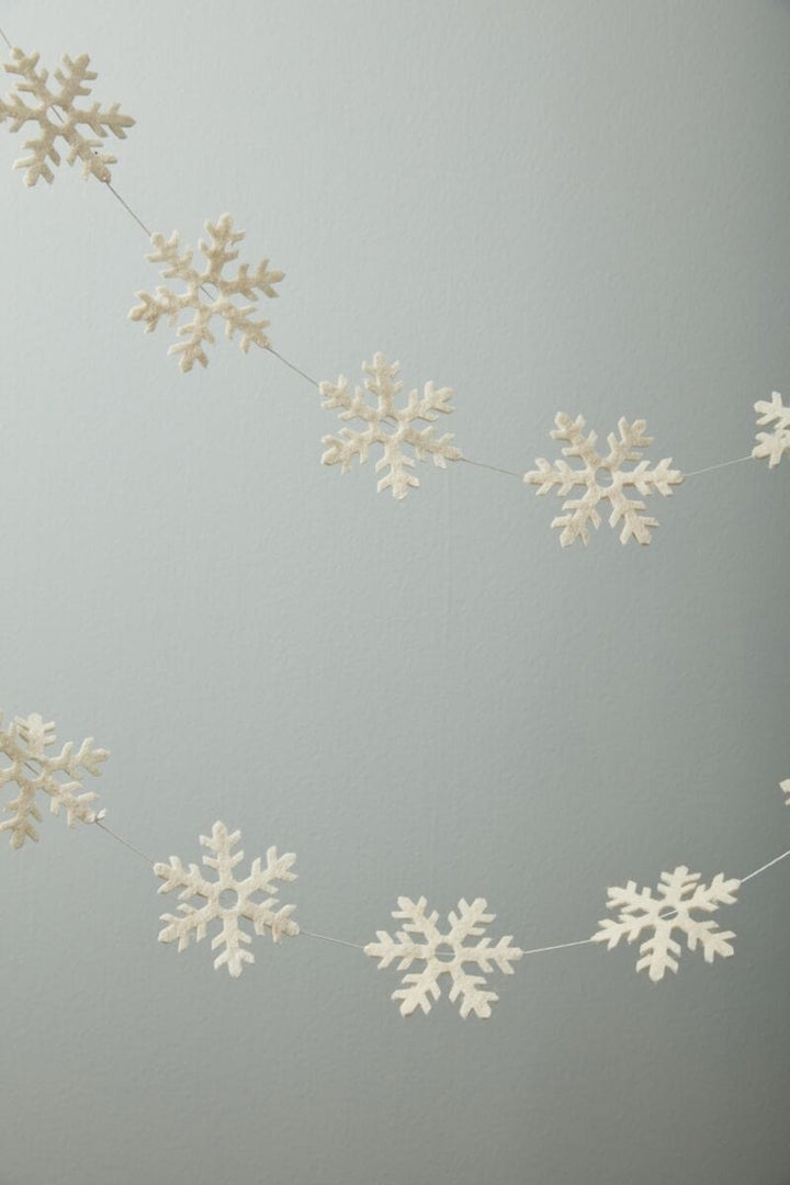 Accent Decor Garland Snowy Garland