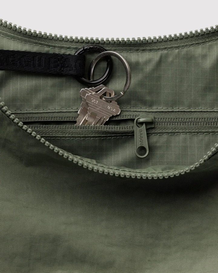 Baggu Fashion Medium Nylon Crescent Bag | Caper