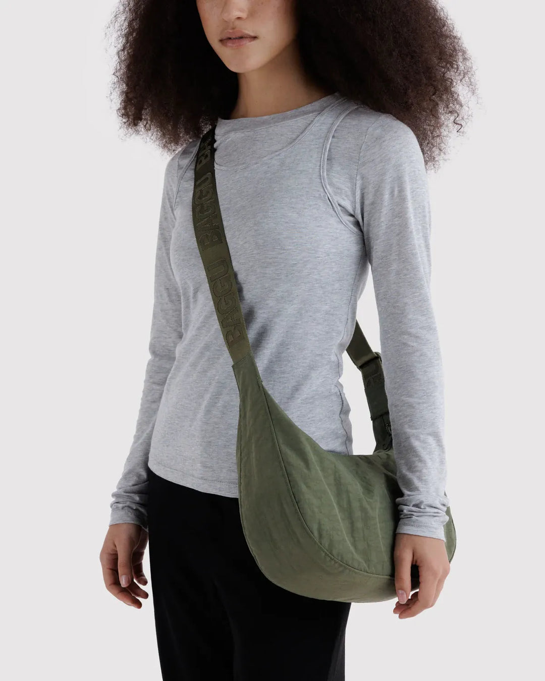 Baggu Fashion Medium Nylon Crescent Bag | Caper