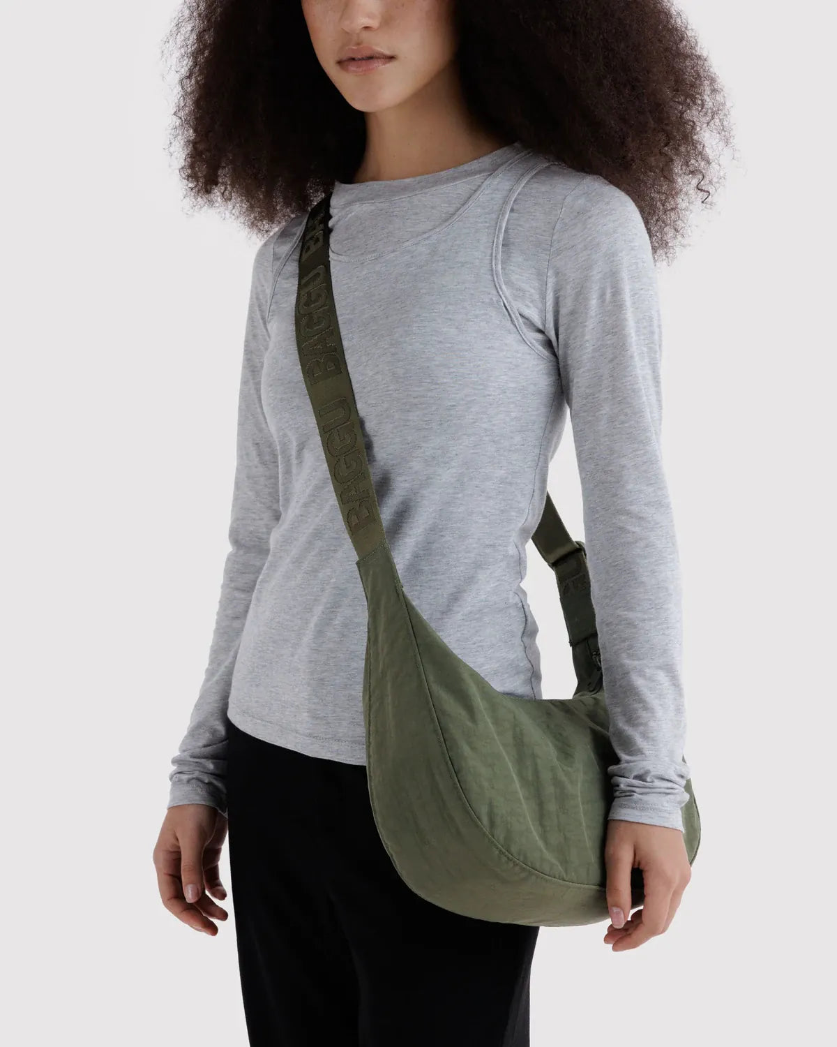 Baggu Fashion Medium Nylon Crescent Bag | Caper