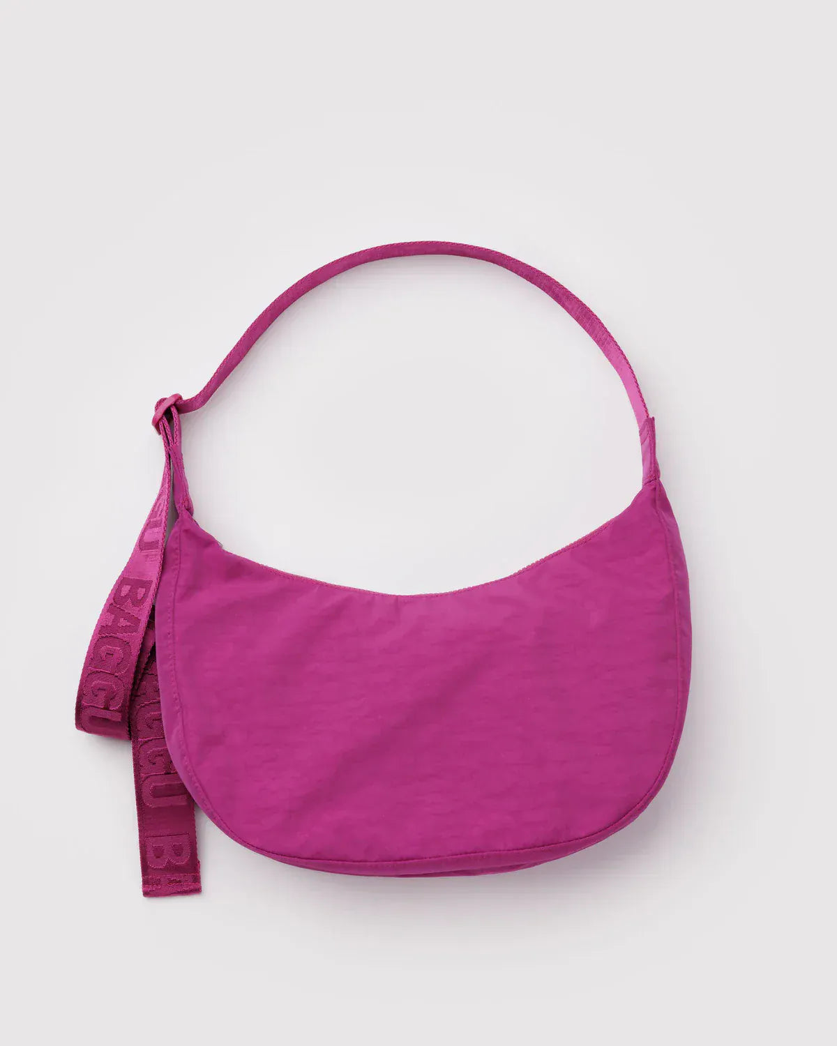 Baggu Fashion Medium Nylon Crescent Bag | Deep Fuchsia