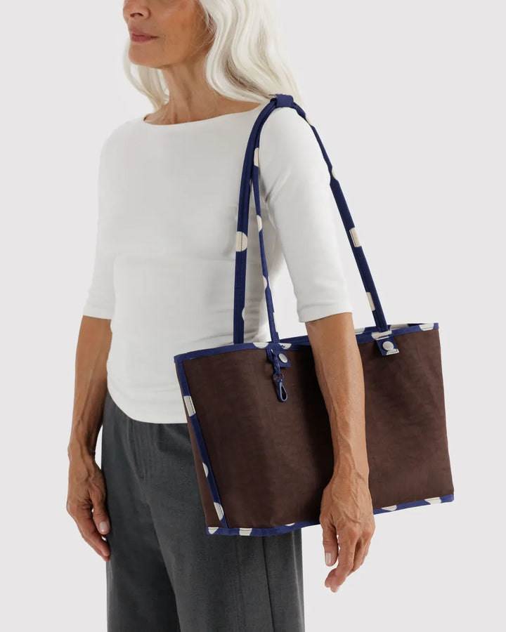 Baggu Fashion Medium Nylon Reversible Tote | Navy Polka Dot Mix