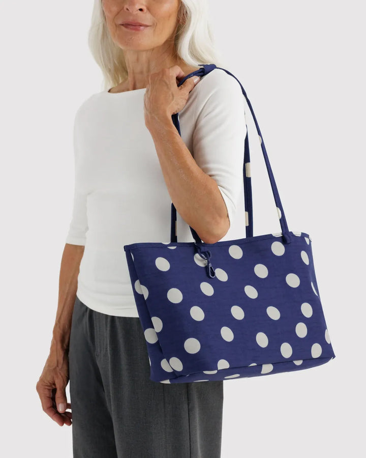 Baggu Fashion Medium Nylon Reversible Tote | Navy Polka Dot Mix