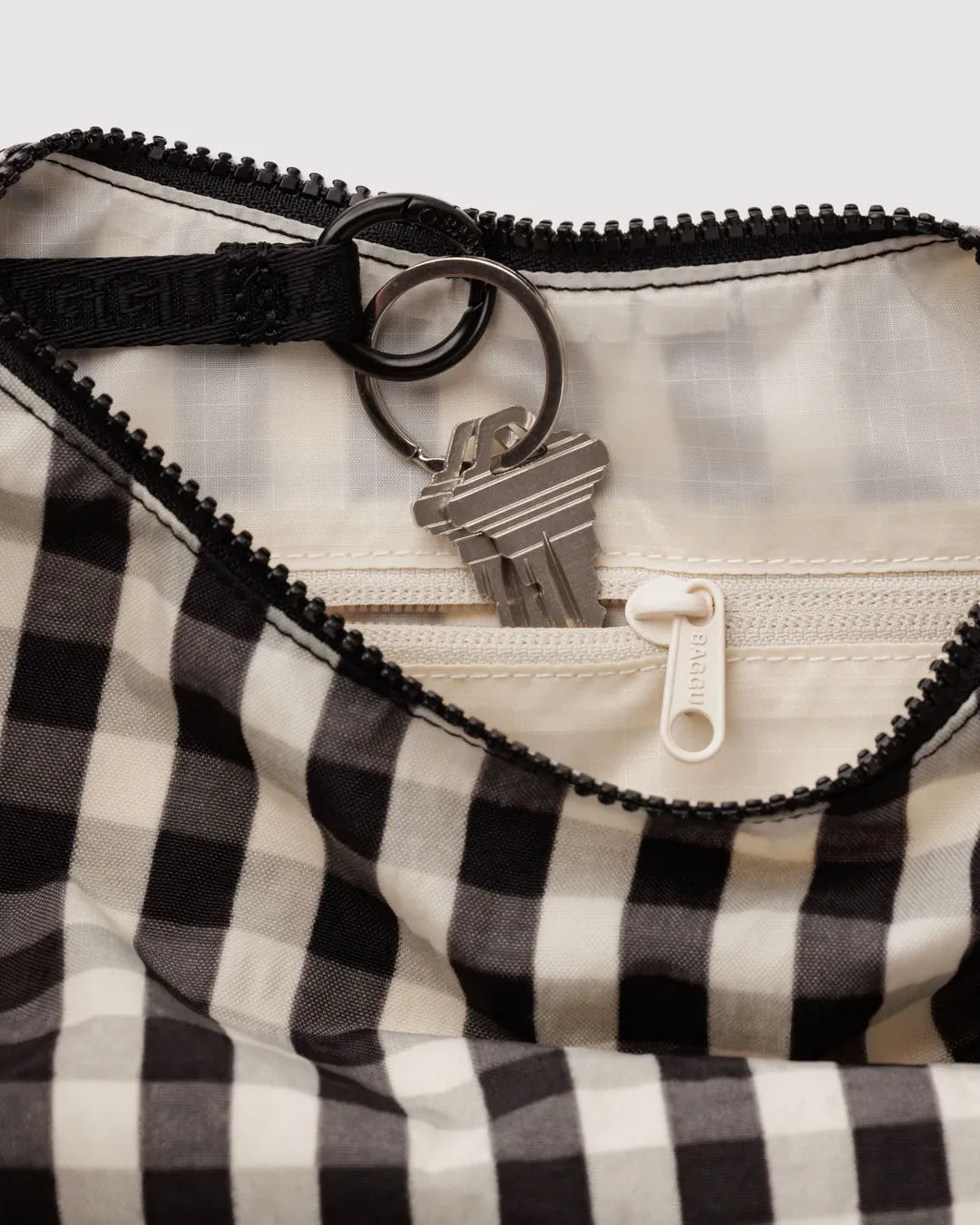 Baggu Fashion Small Nylon Crescent Bag | Black And Cream Gingham