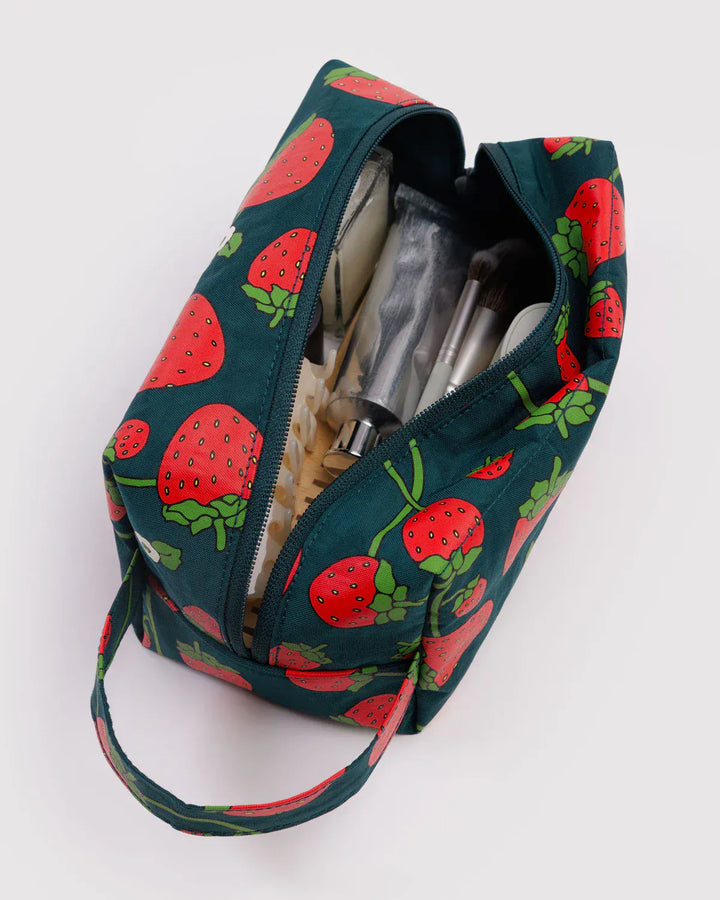 Baggu Gifts Dopp Kit | Strawberry Blossom