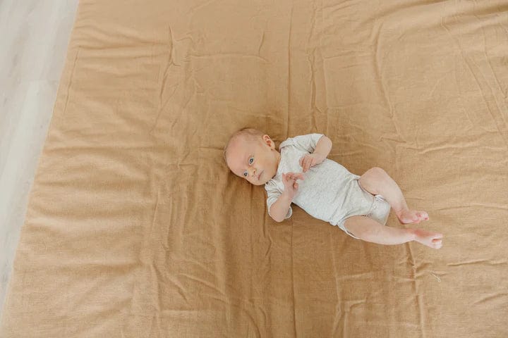 Copper Pearl Sleeping Oat Short Sleeve Bodysuit