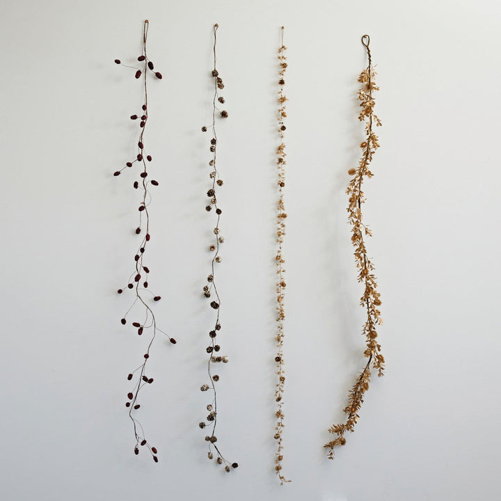 Creative Coop Garland Faux Leaf Garland W/Natural Pinecones - Gold Finish