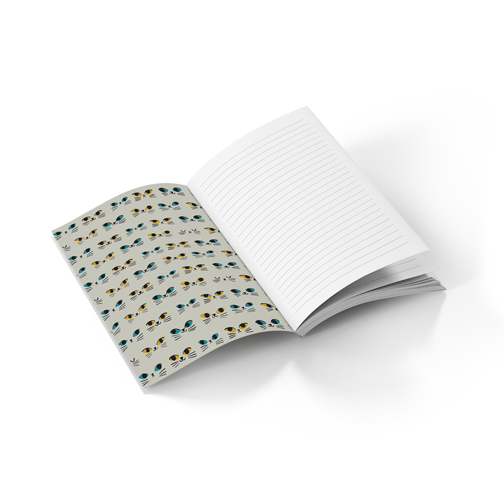 Denik paper Daisy Cat Classic Layflat Notebook Journal