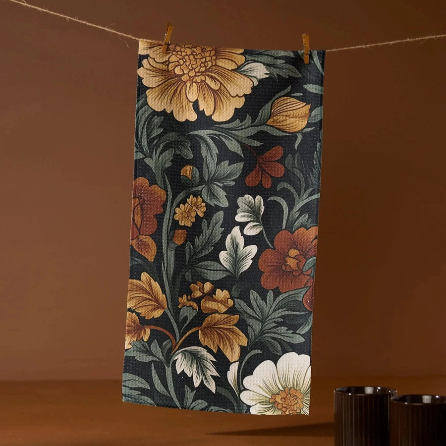 Geometry Holiday Classic Foliage Bar Towel