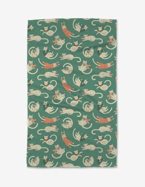 https://paper-luxe.com/cdn/shop/files/geometry-kitchen-towels-christmas-cats-kitchen-tea-towel-35123223658692.jpg?v=1698792907&width=900