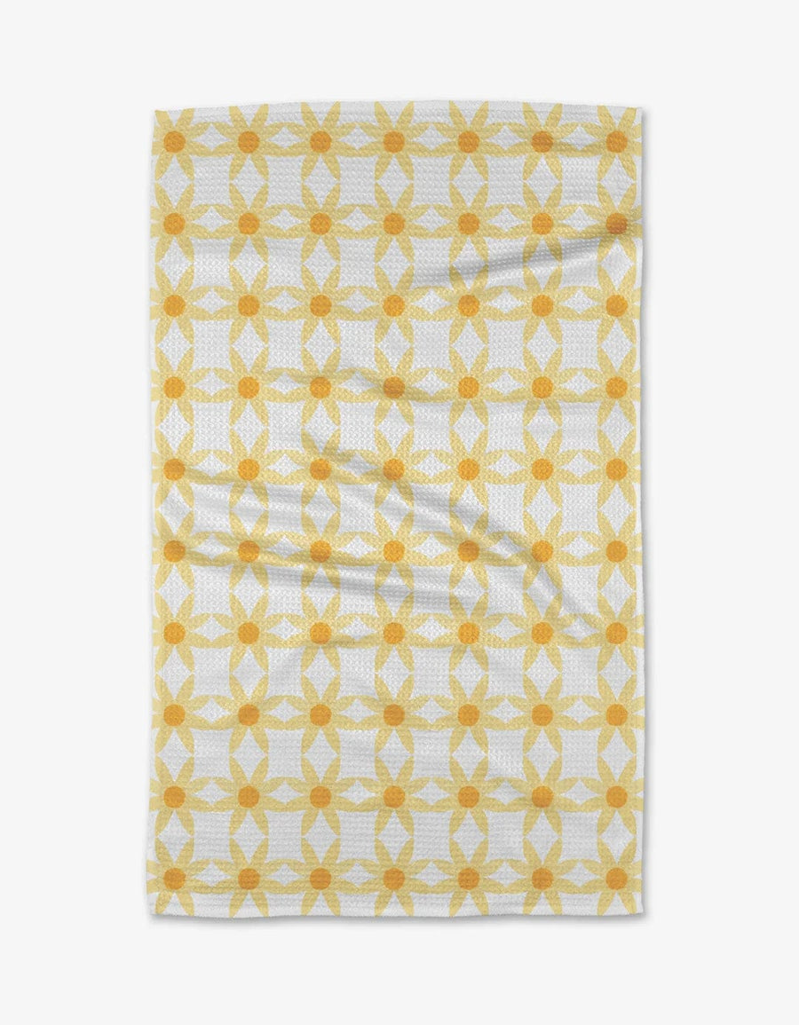 https://paper-luxe.com/cdn/shop/files/geometry-kitchen-towels-daisies-kitchen-tea-towel-34520162730180.webp?v=1684789632&width=900