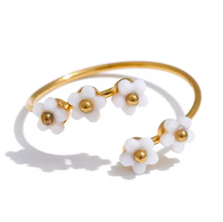 Gracefully Fashion Shell Flower Ring - Adjustable