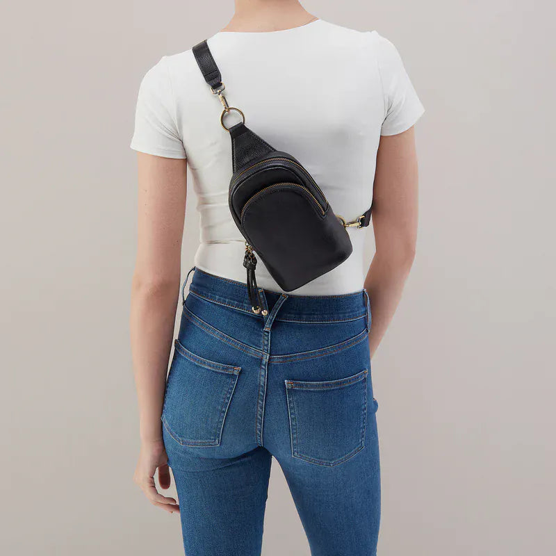 Hobo Fashion Cass Small Sling - Pebbled Leather | Black