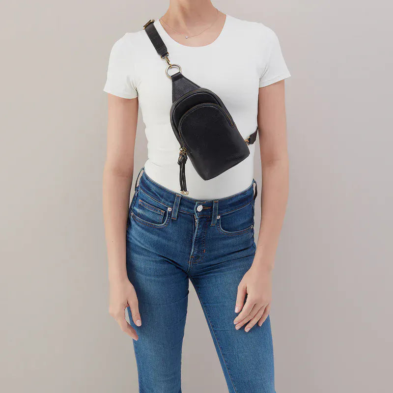 Hobo Fashion Cass Small Sling - Pebbled Leather | Black