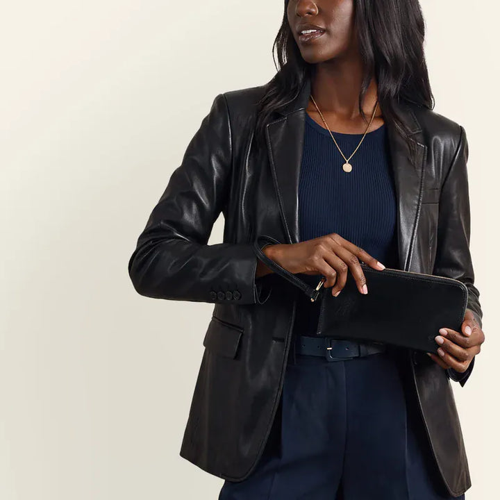 Hobo Fashion Jett Wristlet - Polished Leather | Black