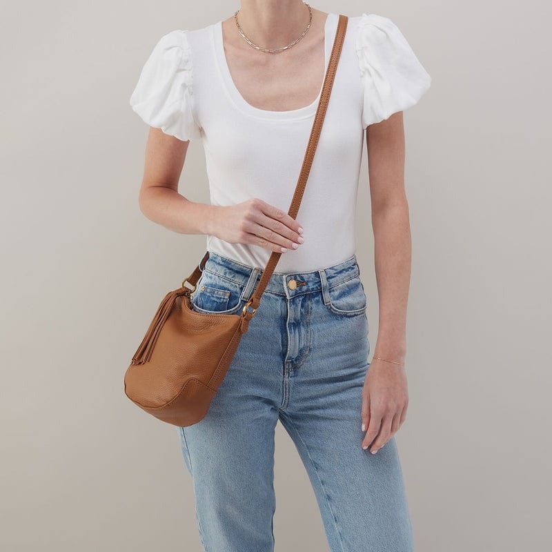 Hobo Fashion Lexi Crossbody - Pebbled Leather | Warm Honey