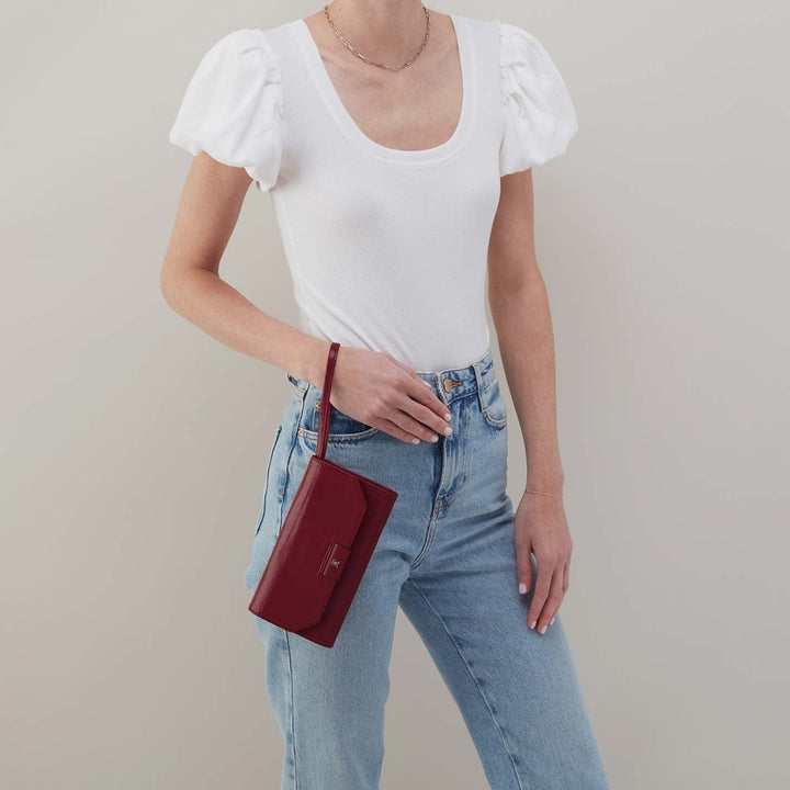 Hobo Fashion Romy Wallet Crossbody - Polished Leather | Saddleberry