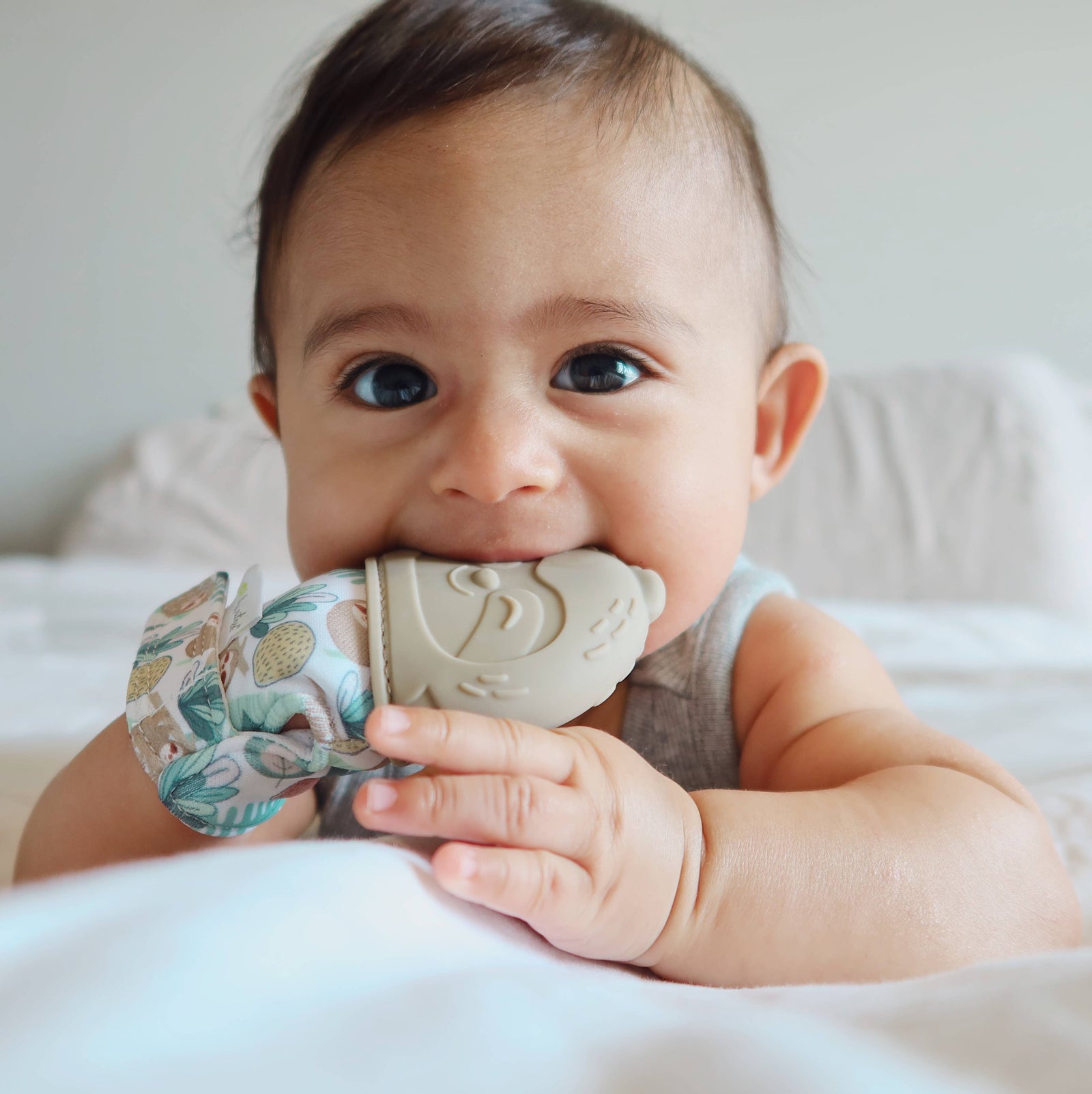 Itzy Ritzy Baby Itzy Mitt™ Silicone Teething Mitts