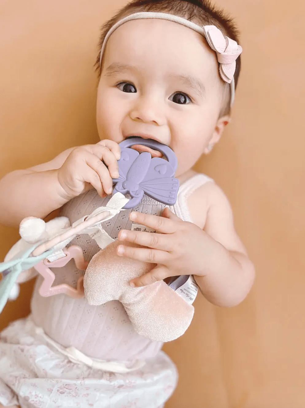 Itzy Ritzy Teether Bitzy Busy Ring Teething Activity Toy Bunny