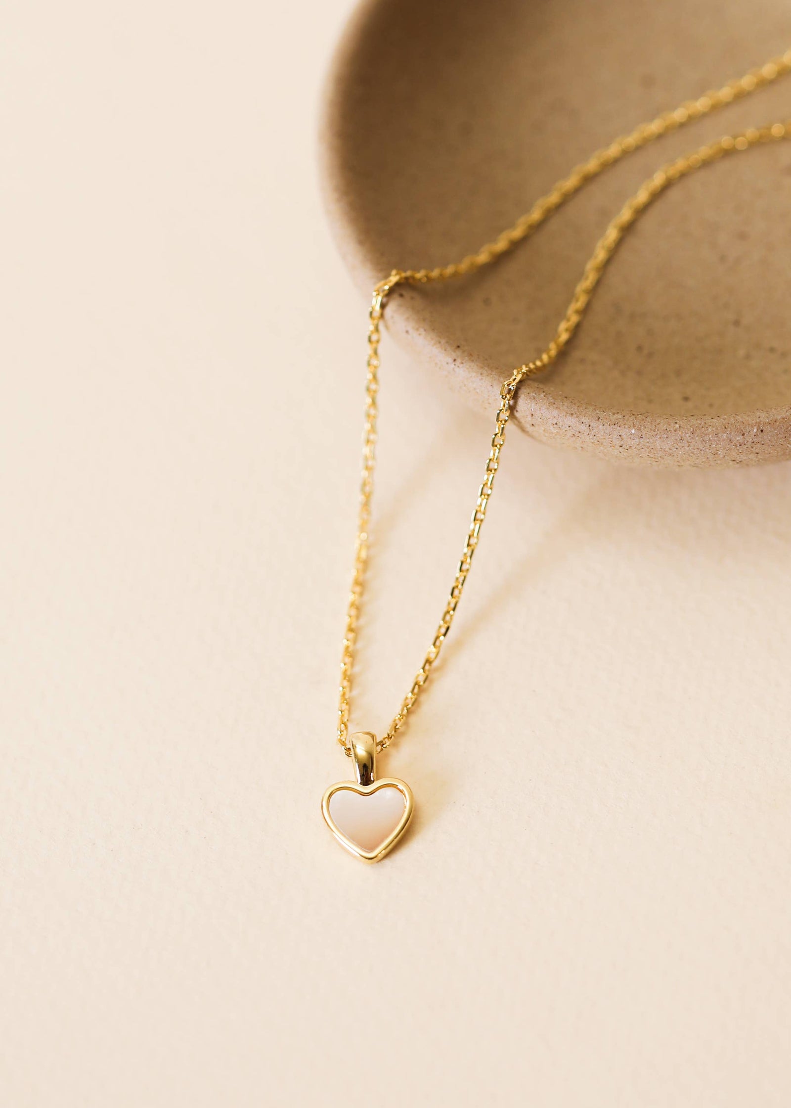 JaxKelly Fashion Gemstone Heart Pendant Necklace - Mother of Pearl