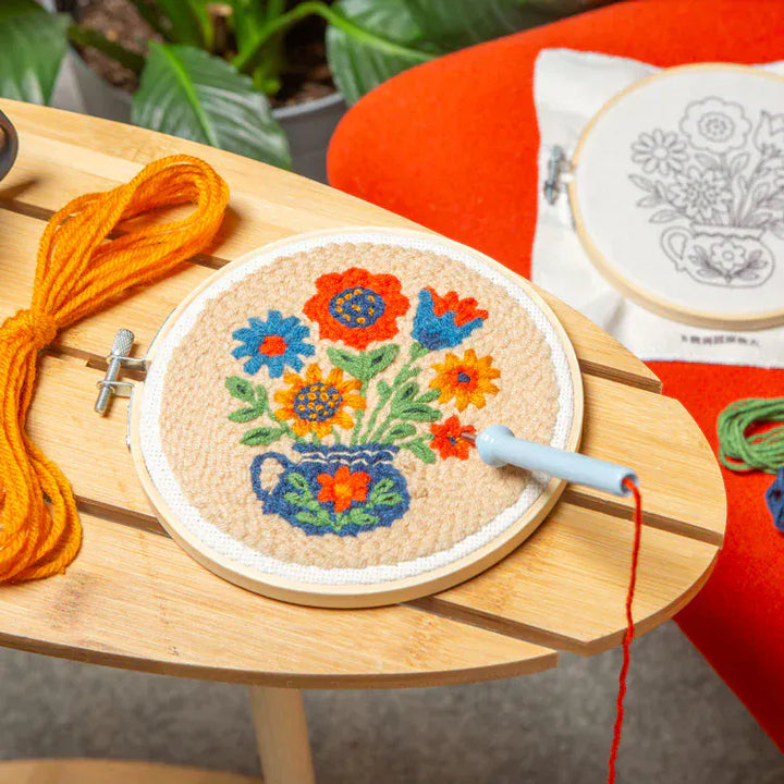 Kikkerland Gifts Flower Bouquet Punch Needle