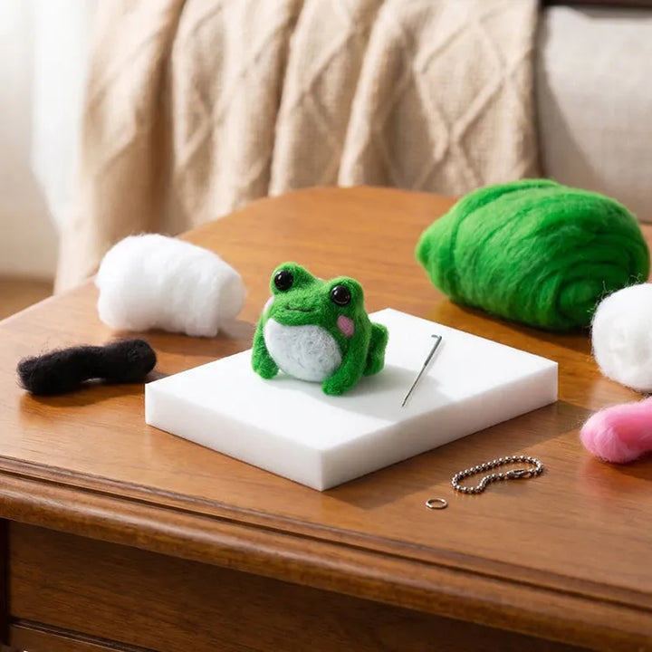 Kikkerland Gifts Frog Felting Kit
