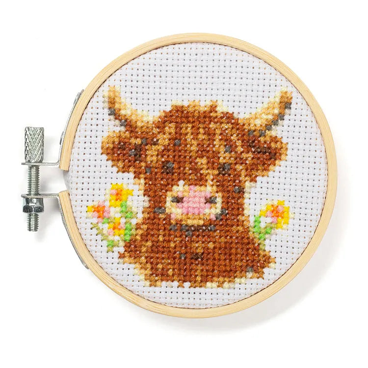 Kikkerland Gifts Highland Cow Mini Cross Embroidery