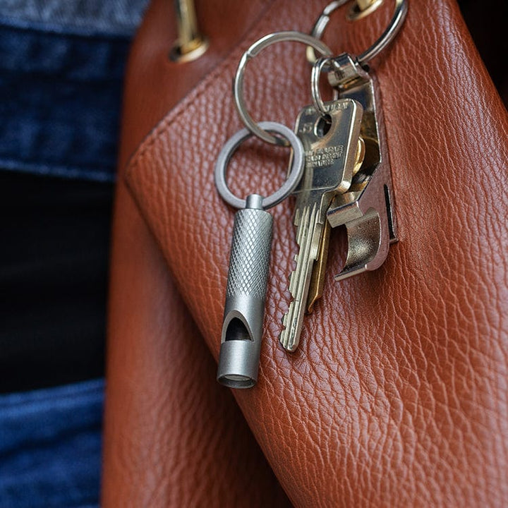 Kikkerland Gifts Keyring Whistle