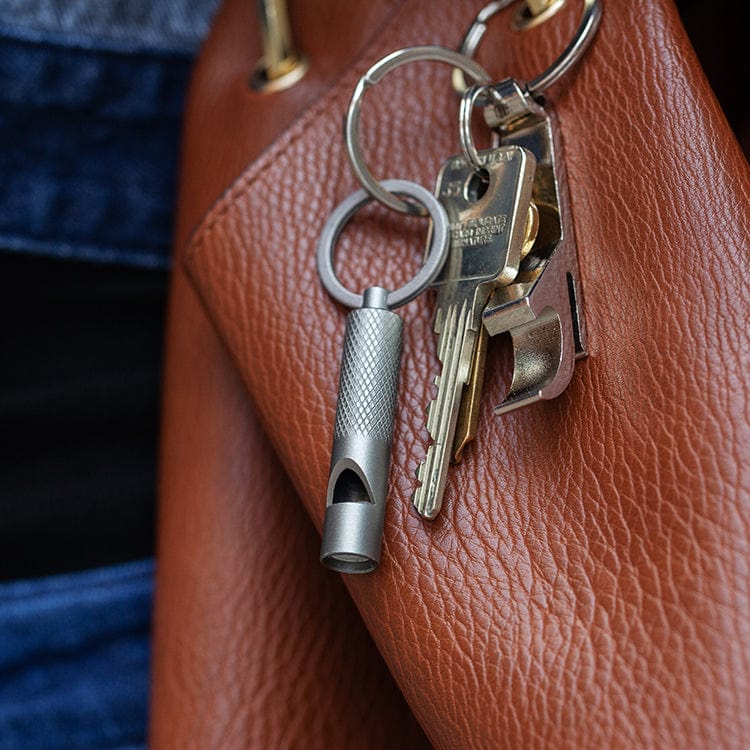 Kikkerland Gifts Keyring Whistle