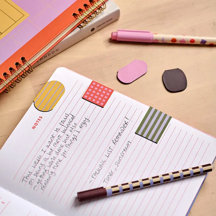 Kikkerland Gifts Magnetic Bookmarks
