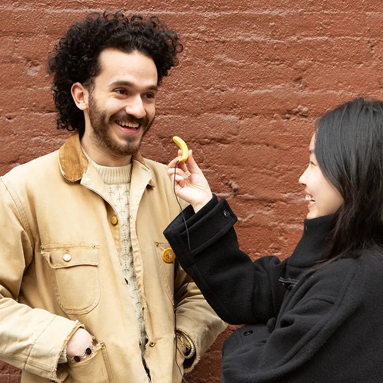 Kikkerland Gifts Mini Banana Microphone