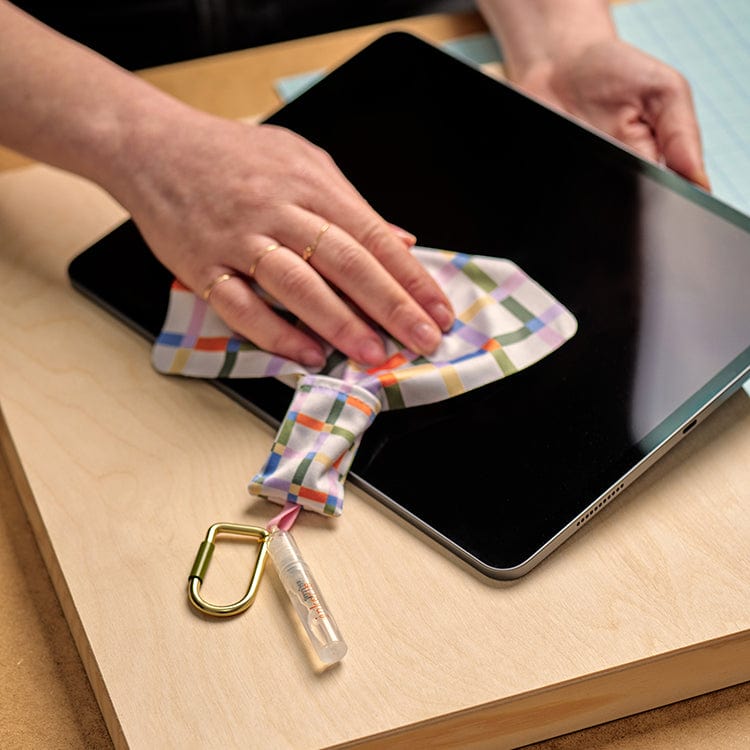 Kikkerland Gifts On the Go Lens & Screen Cleaner