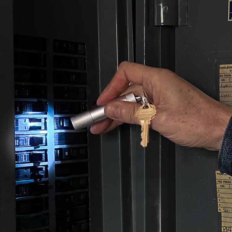 Kikkerland Gifts Rechargeable Mini Flashlight