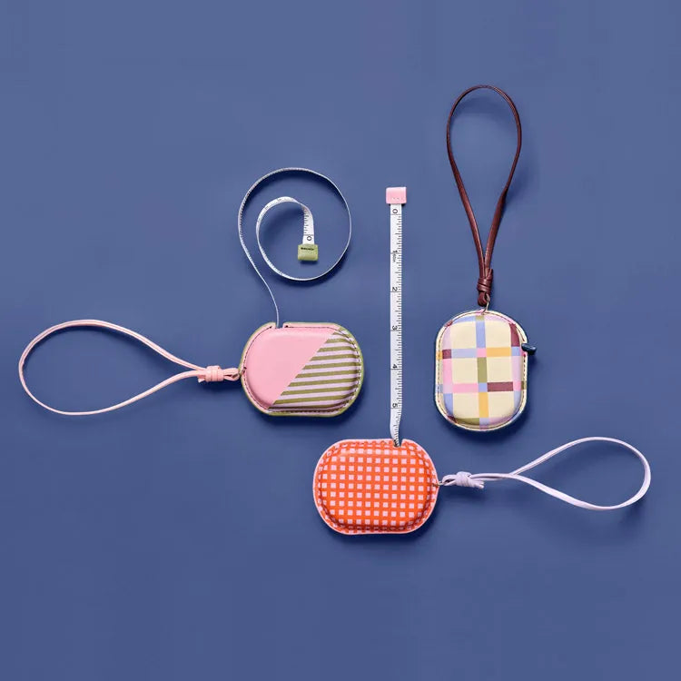Kikkerland Gifts Retractable Tape Measure