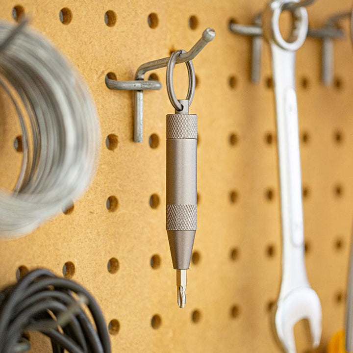 Kikkerland Gifts Screw It! Tool