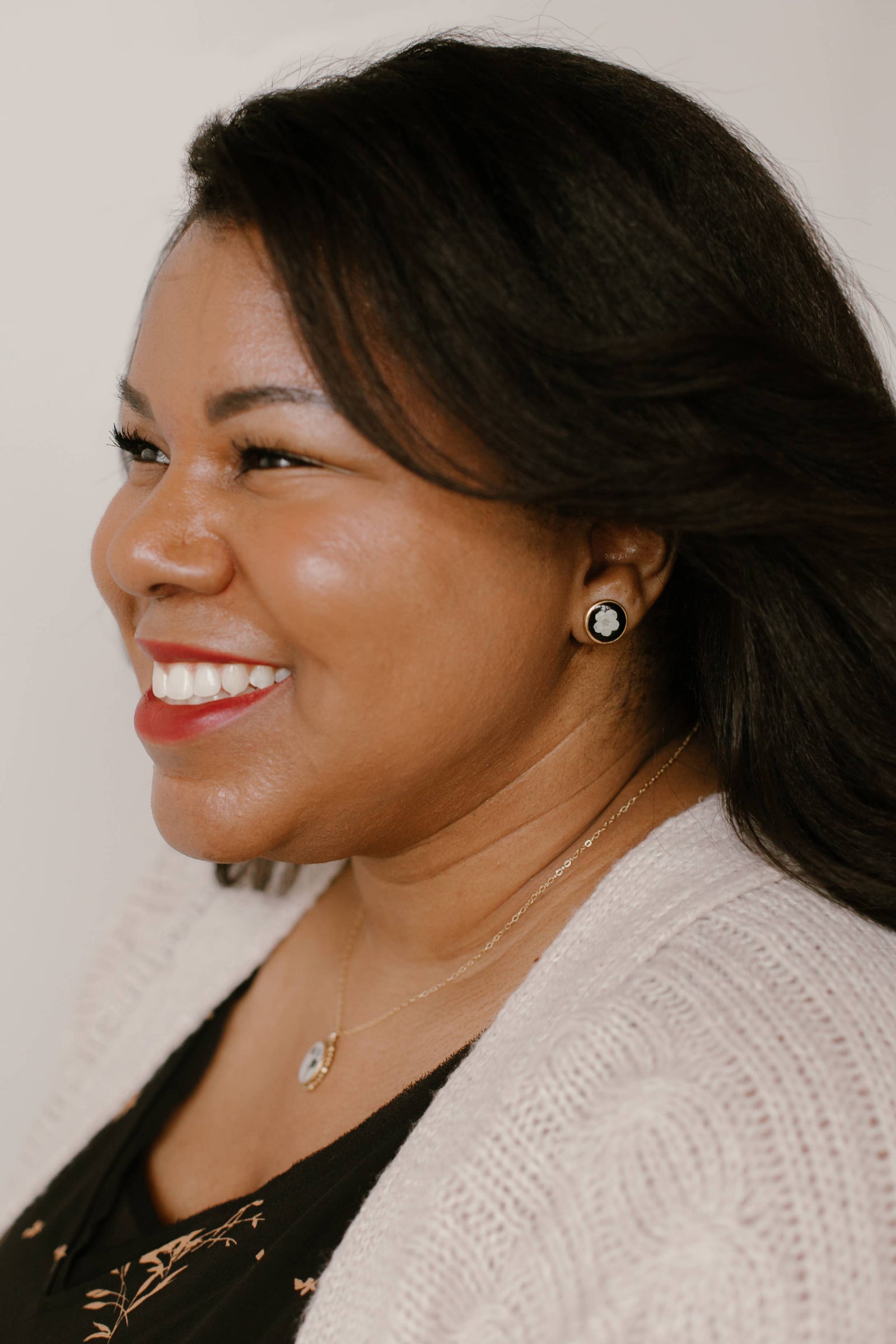 Lace & Pearls Jewelry Fashion Forget Me Not Earrings (White Background)