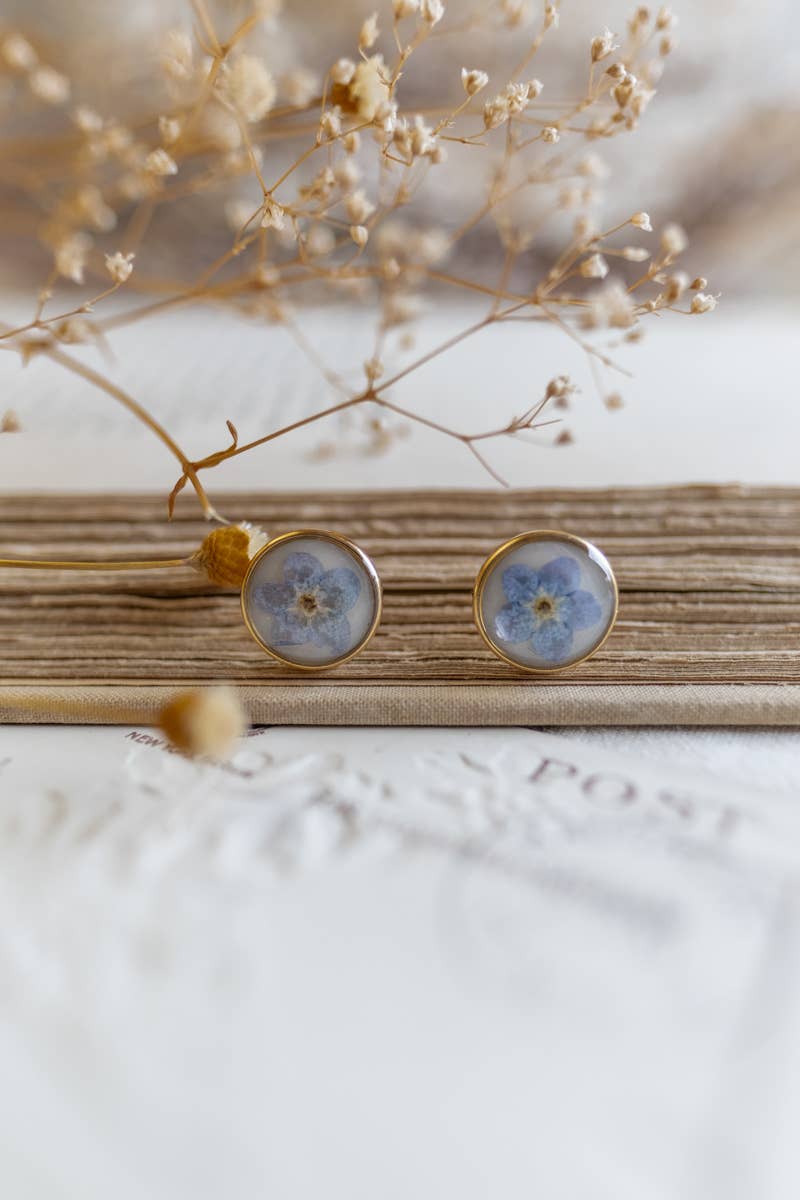 Lace & Pearls Jewelry Fashion Forget Me Not Earrings (White Background)