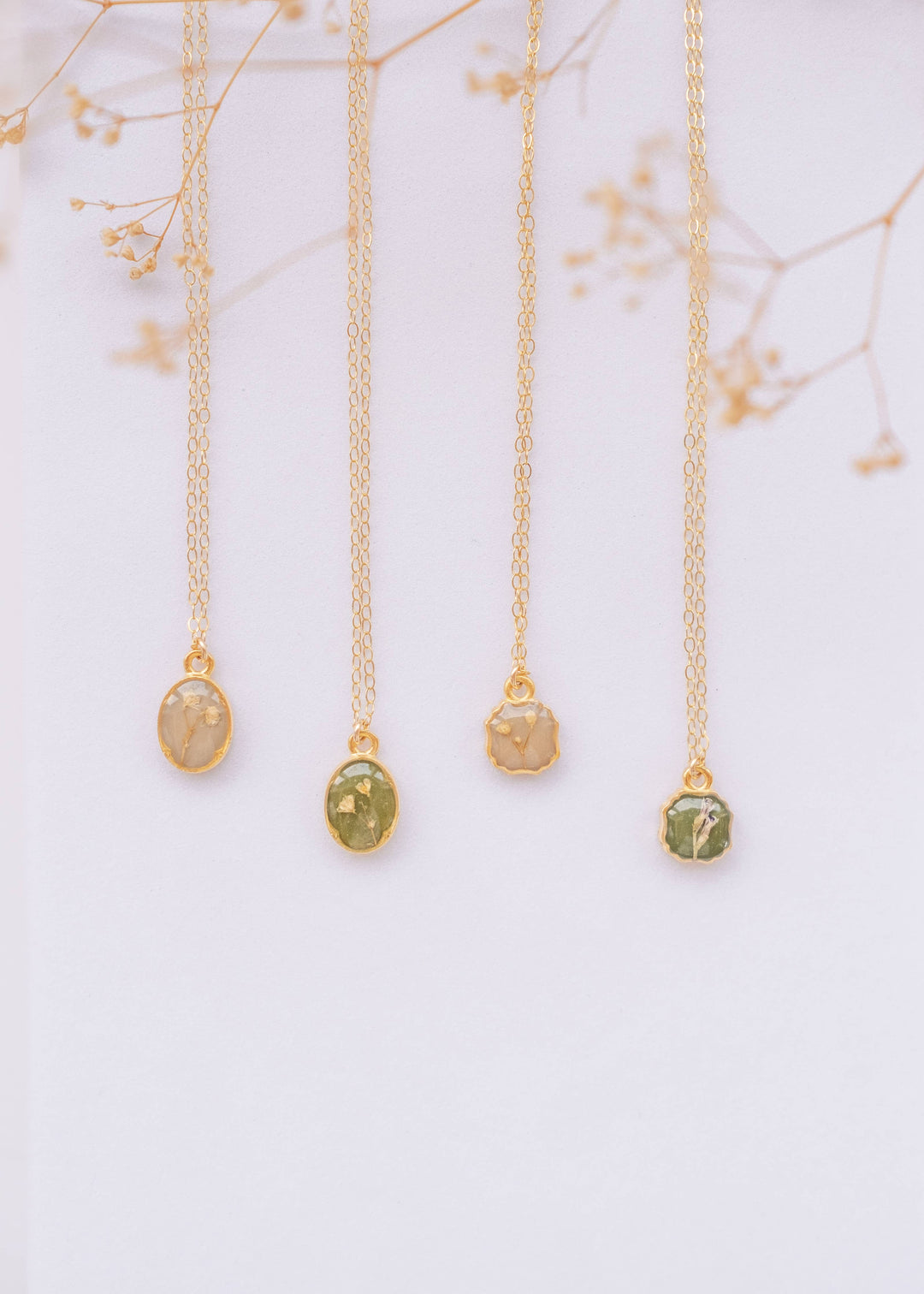 Lace & Pearls Jewelry Fashion Oval Baby's Breath Flower Necklace - Beige