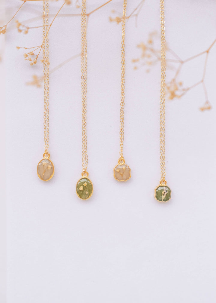 Lace & Pearls Jewelry Fashion Oval Baby's Breath Flower Necklace - Beige