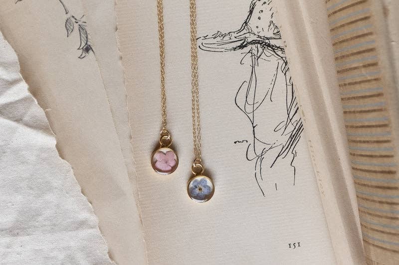 Lace & Pearls Jewelry Fashion Round Forget Me Not Necklace - Blue