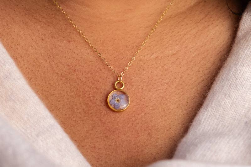 Lace & Pearls Jewelry Fashion Round Forget Me Not Necklace - Blue