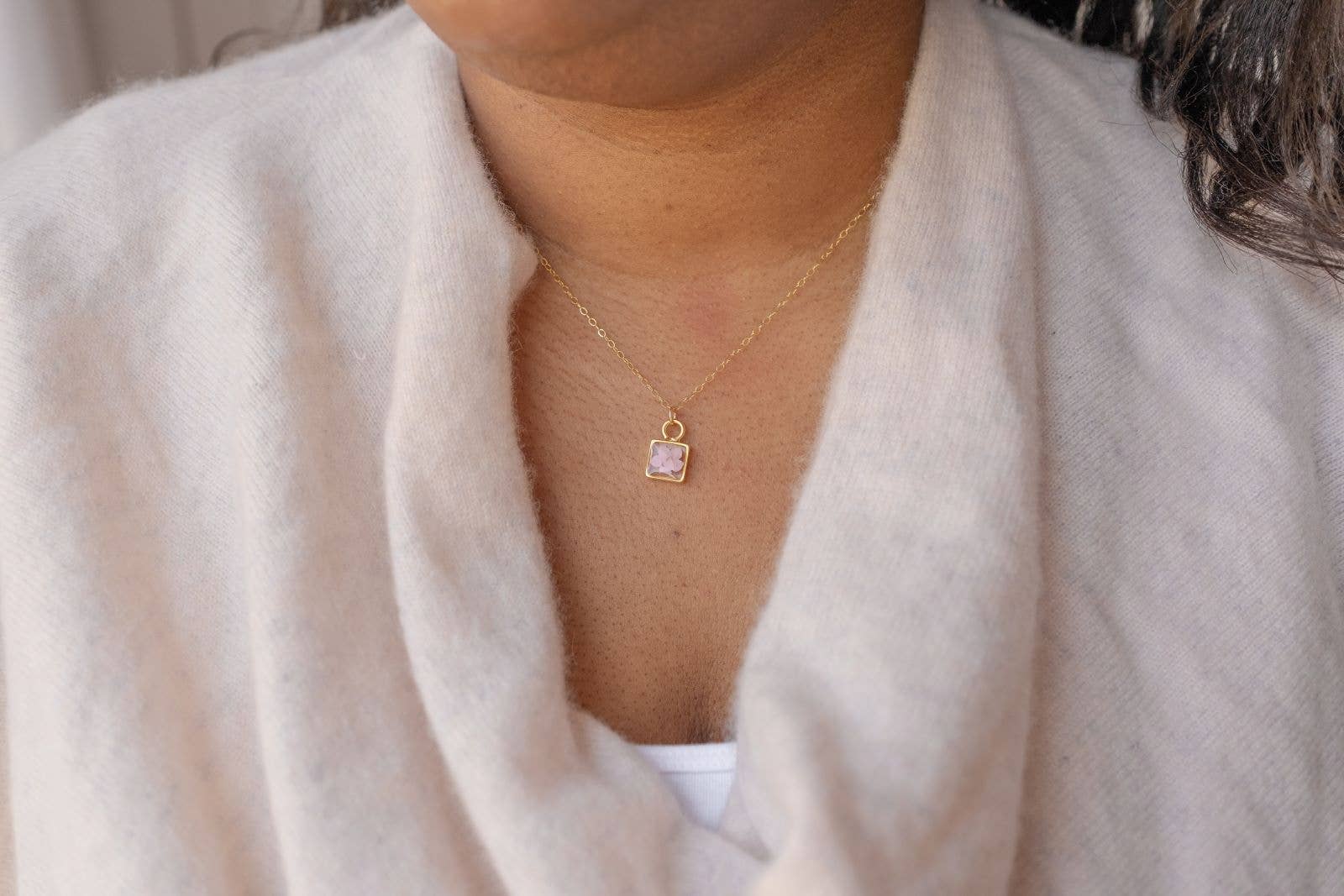 Lace & Pearls Jewelry Fashion Square Forget Me Not Necklace - Pink