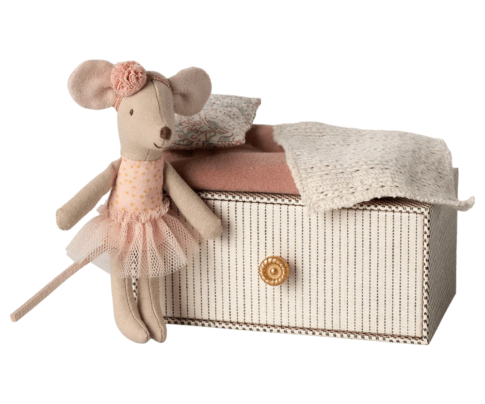 Maileg Dollhouse Dance Mouse in Daybed, Little Sister | Maileg