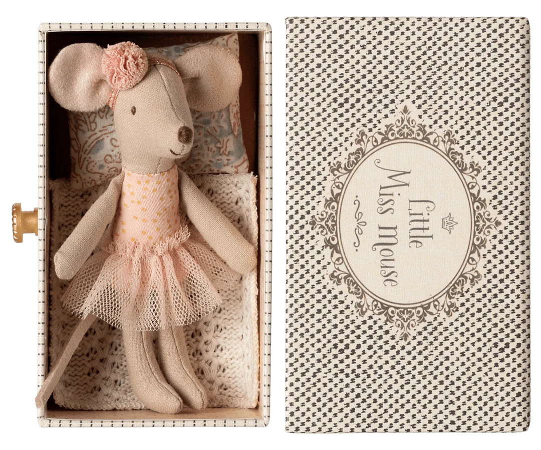 Maileg Dollhouse Dance Mouse in Daybed, Little Sister | Maileg