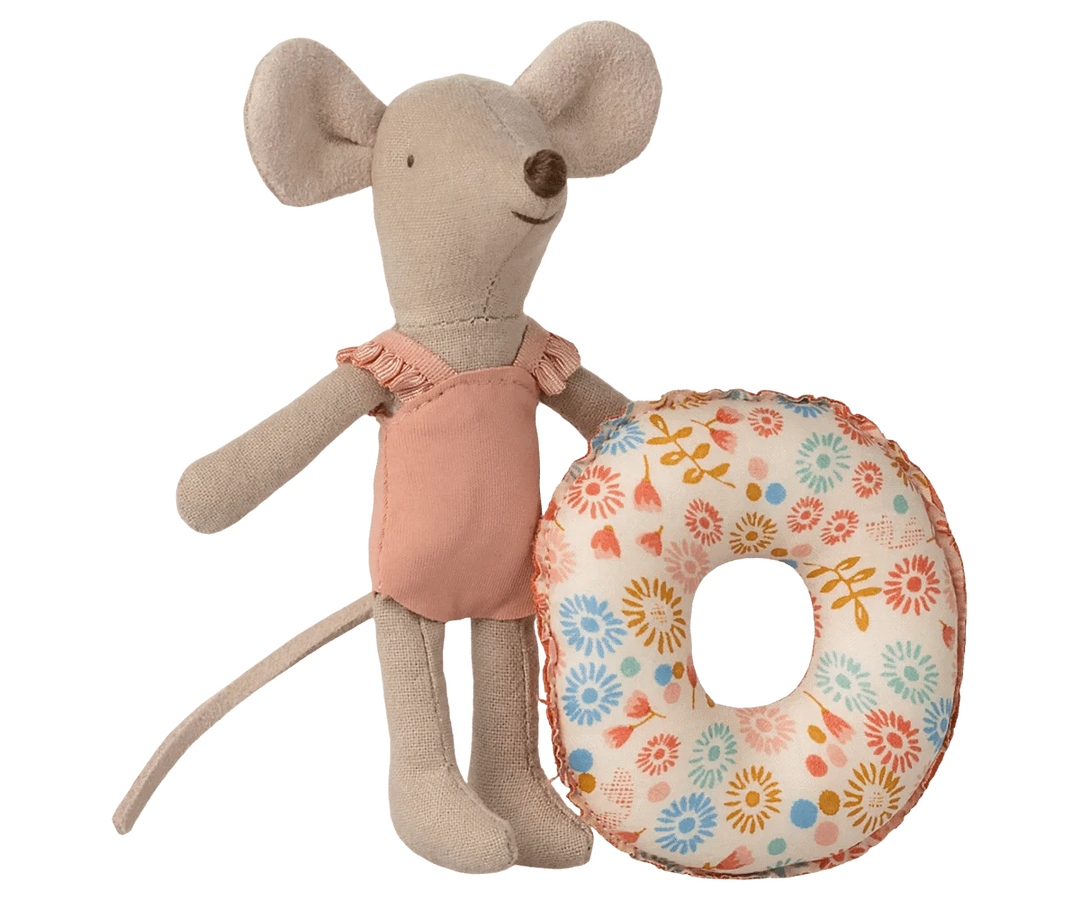 Maileg Toy Beach mouse with float, Little sister - Flower | Maileg