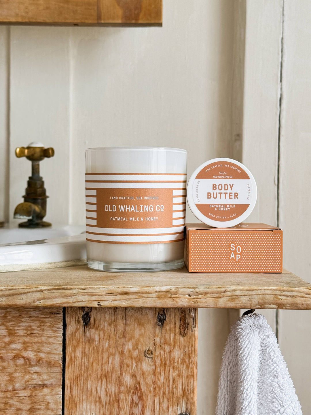 Old Whaling Company Gifts Oatmeal Milk & Honey Candle